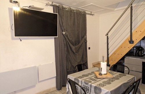 Le Pontet Apartment | Au Vieux Mas : Calme, Confort et Proximité + Clim 3km des Remparts Davignon