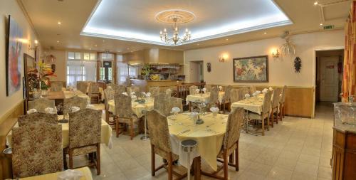 Carrieres-sous-Poissy Hotel | Auberge des Écluses