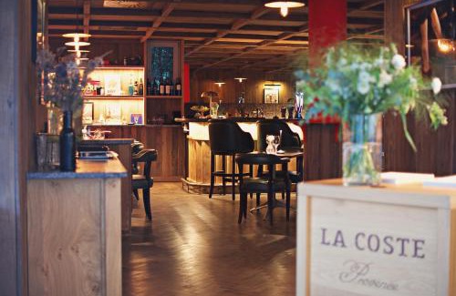 Le Puy-Sainte-Reparade Hotel | Auberge La Coste