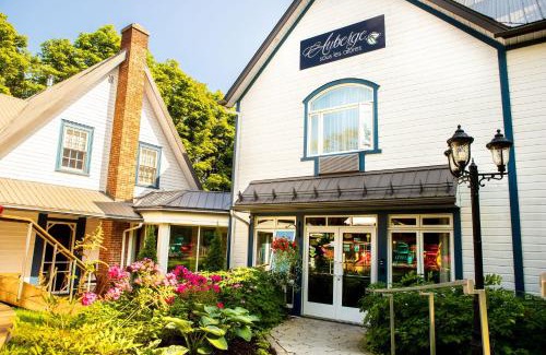 Gaspe Hotel | Auberge Sous les Arbres