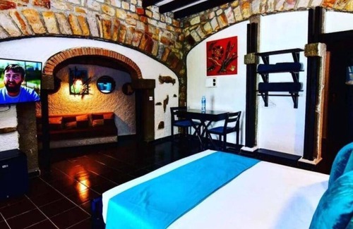 Toudja Hotel | Auberge Thais