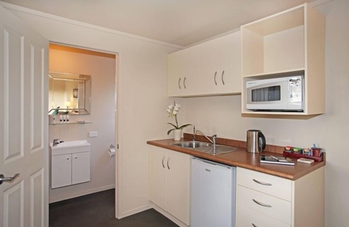 Clevedon Cottage | Auckland Country Cottages - Tui Cottage