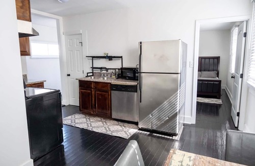 Black Pearl Apartment | Audubon House Apt.1: 2bd/1ba