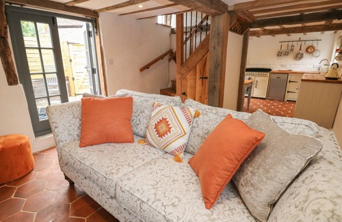 Kneesall Cottage | AULD COTTAGE, family friendly, character holiday cottage in Norwell