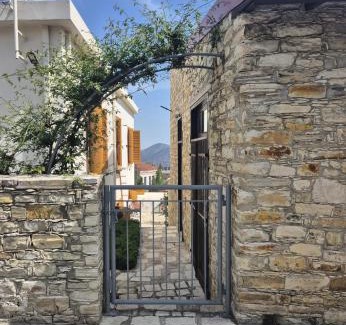 Pano Lefkara Apartment | Aunt Maria's