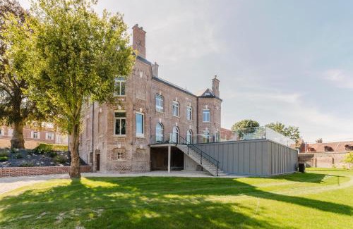 Picquigny House | Aura Castle