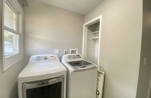 Aurora Apartment | Aurora Apartment with fast Wi-Fi, in the unit laundry and garage.