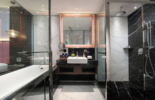 Hang Buom Hotel | Aurora Central Hotel
