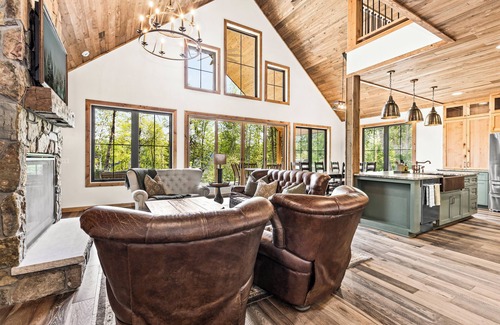 Biwabik House | Aurora Lakeside Retreat