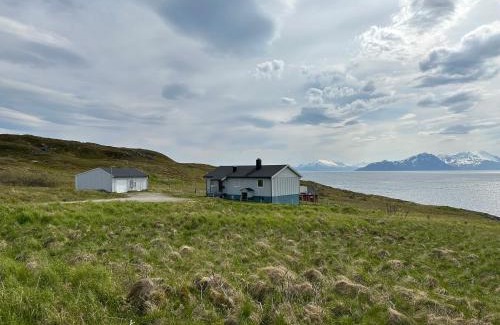 Karlsy House | Aurora Mountain & Ocean House