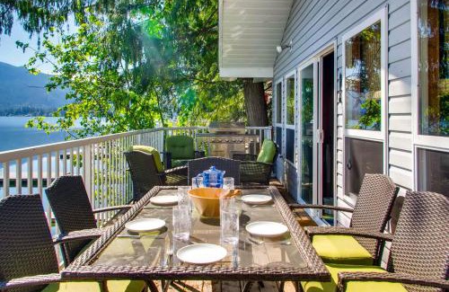 Christina Lake House | Aussie Summer