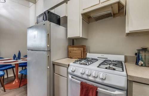 North University Apartment | Austin Central Modern Comfort | Pet-Friendly