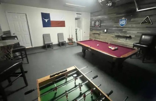 Manor House | |Austin inspired home|Sleeps 10|