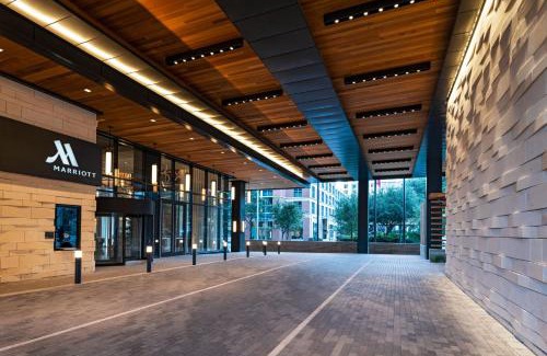 Waller Creek District Hotel | Austin Marriott Downtown