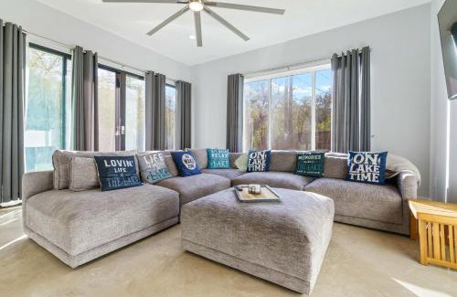 Lake Austin Village House | Austin Oasis Escape Walk to Lake and Near Boat Launch