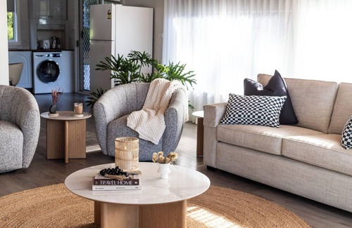 Coledale Apartment | Austinmer Bush to Beach Retreat | EV Charger | Stylish & Serene