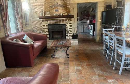 Sury-en-Vaux House | Authentic house, large garden with trees, in the middle of the Sancerre vineyards.