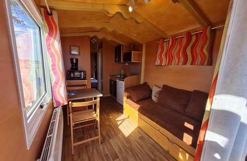 Burthecourt-aux-Chenes Cottage | Authentic caravan in nature near Nancy