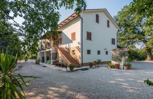 Monte San Pietrangeli Villa | Authentic Italian villa (sleeps 12) with private pool