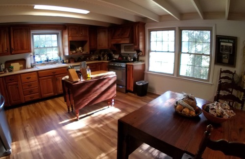 Cadiz Cabin | Authentic 1800s Century Kentucky Log Cabin Land Bewteen the Lakes
