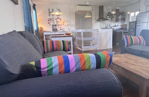 Gruissan Plage Ski Chalet | Authentic and cosy chalet in Gruissan Plage with the Mediterranean 300 m away