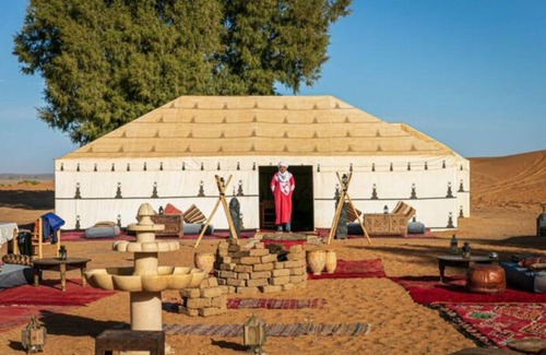 Taouz RV Rental | Authentic berber tents surrounded by raw nature in Sahara