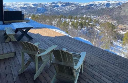 Valle House | Authentic Cabin Life With Løefjell View