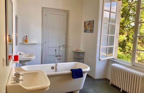 Moulins-le-Carbonnel Other | Authentic property, 200km from Paris, 14 people and +.