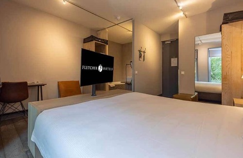 Coevorden Hotel | Authentic Historic Room in Refurbished Warehouse Near Mien Ruys Gardens