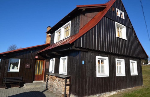 Prichovice House | Authentic Holiday Home in P chovice with Garden