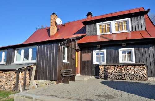 Prichovice House | Authentic Holiday Home in P chovice with Garden