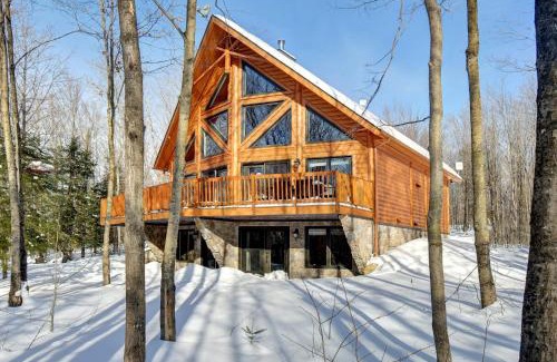 Amherst Apartment | Authentic Log Cabin - Billard Spa - Le Scandinave