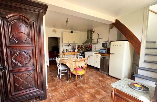Bayel House | Authentic stone house with garden in Bayel