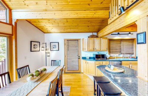 Hinsdale House | Autumn Hill Lakehouse
