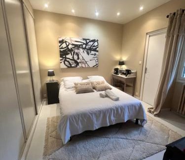 Carcassonne House | Aux 138