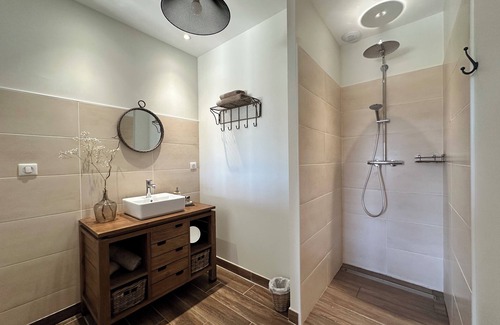Bizeneuille House | Aux 3 Forets