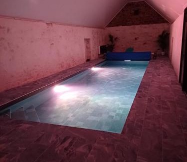 Ploudaniel House | Aux balzanes de Varvella Piscine intérieure privée chauffée