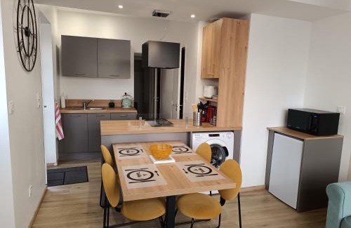Le Mayet-de-Montagne Apartment | aux nids douillets mayetois "les tourtereaux"