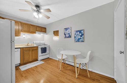 Crown Point Apartment | AVAIL 9/21 - 1 bed/1 bath downtown Crown Point