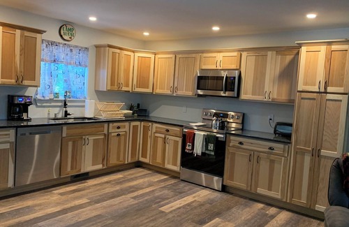 Brantingham House | Availability for the Fall at this beautiful home right on the trails BOOK NOW