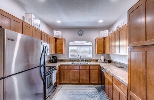 Tucson Condo | Available 12/30/25! 2nd Floor View Condo, Wood Fireplace, Garage, Soaking Tub!