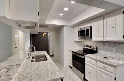 Grogan's Mill House | AVAILABLE NOW Lovely 3 bedroom, 2 bathroom home in a good location
