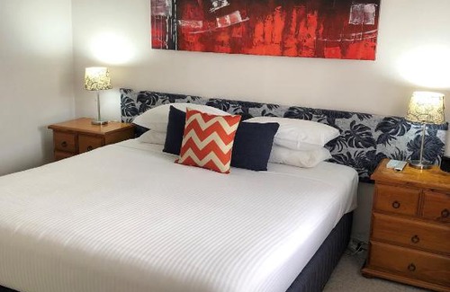 Bomaderry Hotel | Avaleen Lodge Motor Inn
