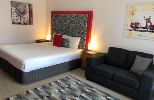 Bomaderry Hotel | Avaleen Lodge Motor Inn