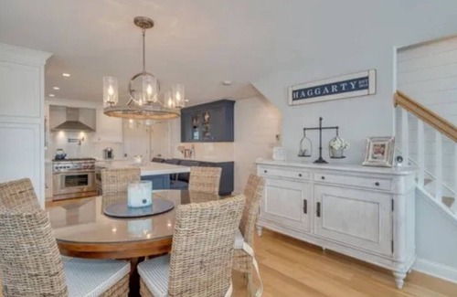 Avalon House | Avalon sunsets on the bay in this beautiful four-bedroom waterfront townhome.