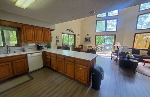 Garfield House | Avery Acres-Lakefront/Lakeview with lots of Wildlife - Easy Walk to Water
