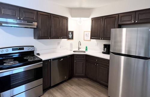 Lake Geneva Apartment | *Aviate to the Lake* Downtown Lake Geneva