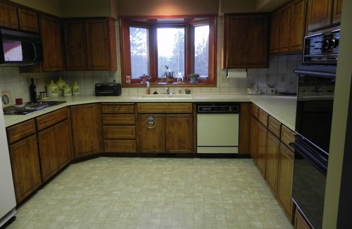 Mead House | Aviator Dreams; Spacious Retreat Located On Small Local Airport