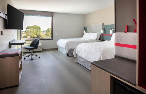 Madison Hotel | avid hotels - Madison - Monona by IHG