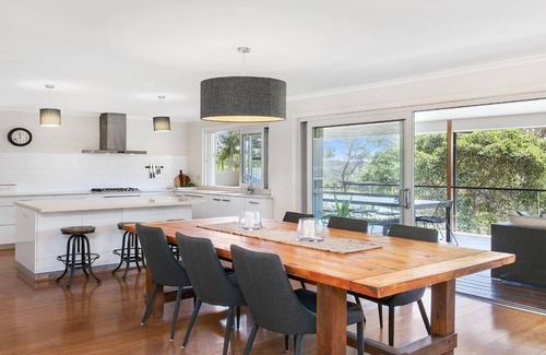 Avoca Beach House | AVOCA COAST HOUSE | Pool , WIFI | Accom Holidays